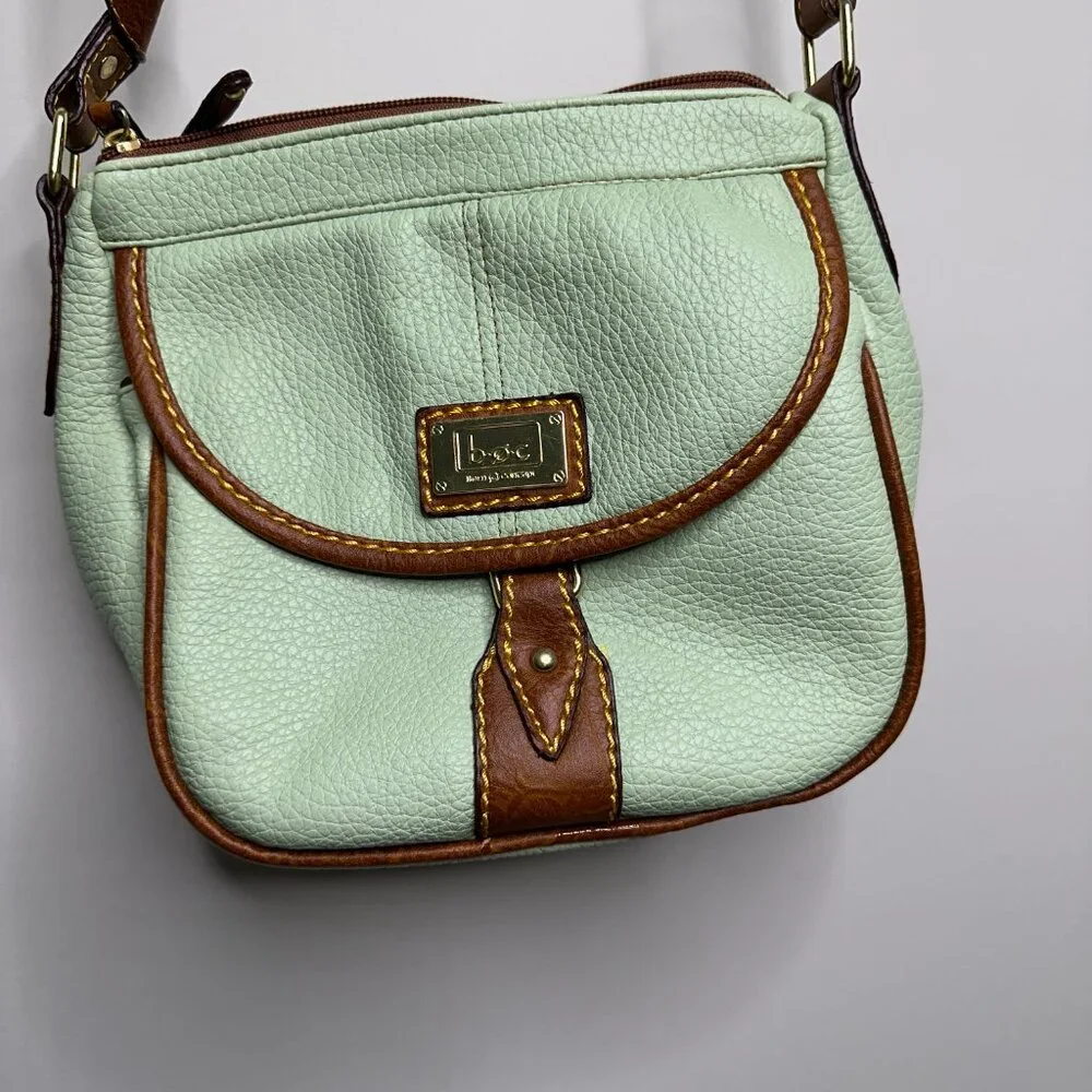 b.o.c. Crossbody Medium Shoulder Bag Soft Leather Light Green / Brown - Picture 2 of 7